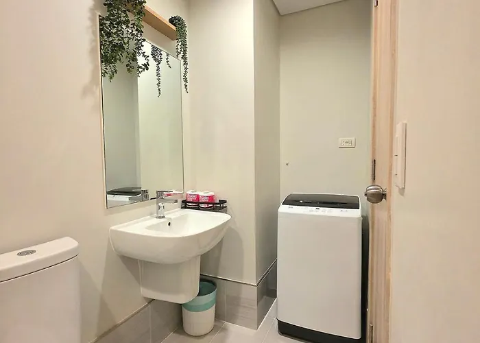 1815t4 Solinea Unit Near Ayala Center *