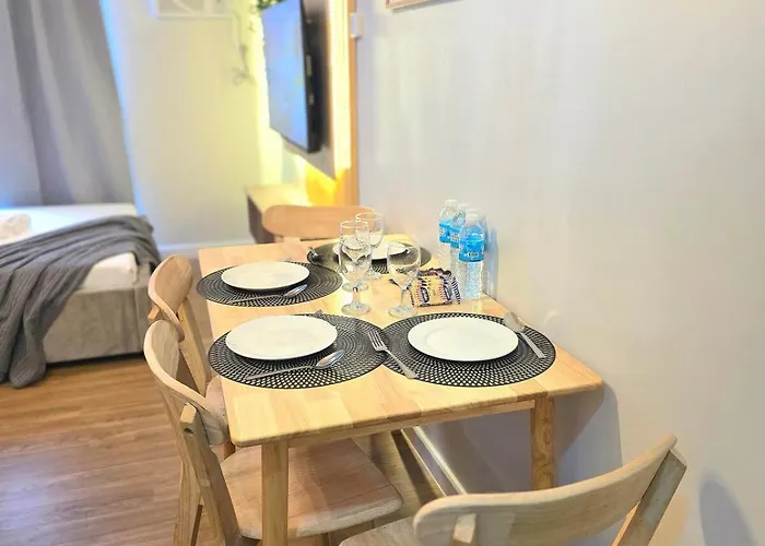 1815t4 Solinea Unit Near Ayala Center *